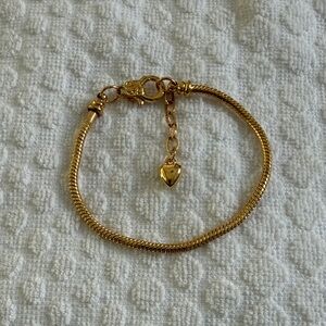 Elegant Gold Bracelet with Heart Charm. New